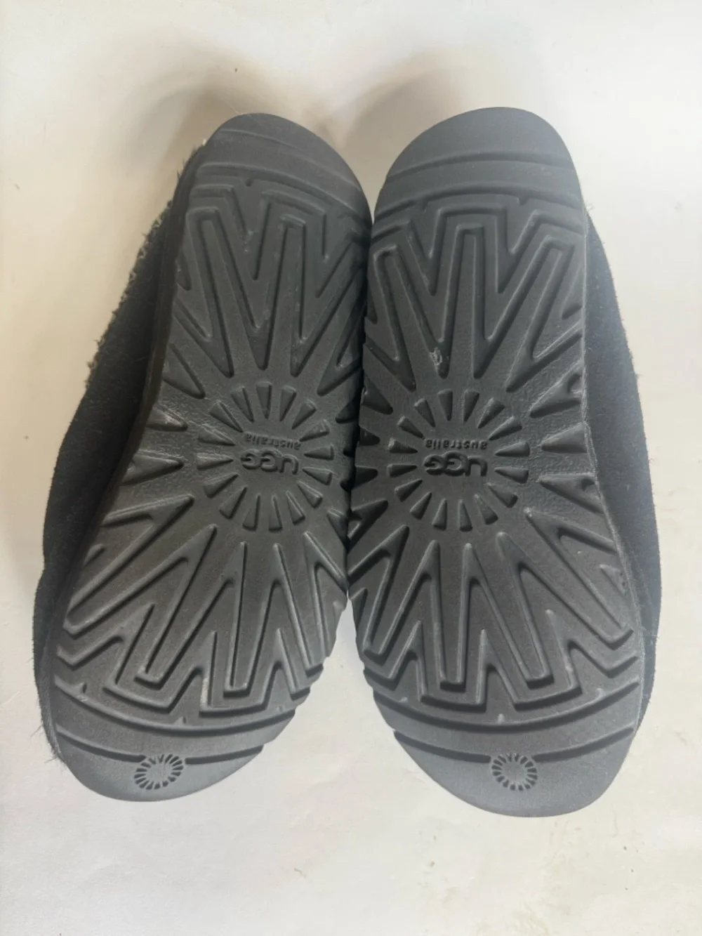 UGG Tazman Slipper Mules Child Size 5  = Womsns 6/7 Black Suede GUC $100